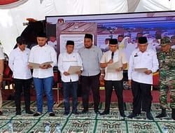 Deklarasi Kampanye Damai di KPU Batu Bara : Zahir Tidak Hadir.