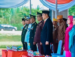 Pj. Bupati Heri Serahkan Bantuan Bedah Rumah di Hari Pahlawan.