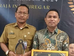 Plt. Diskomimfo Agus Andika Raih Mewakili Pemkab Batu Bara Terima Penghargaan KI Sumut Award 2024.