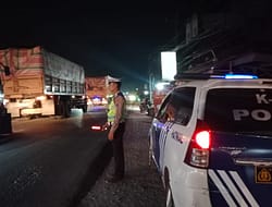 Sat Lantas Polres Batu Bara Tingkat Patroli Blue Light Pada Jam Rawan di Wilkum Polres Batu Bara.