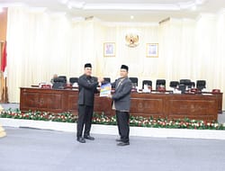 Wabup Batu Bara Hadiri Penyampaian Nota Ranperda SPAM DPRD di Rapat Paripurna Komisi.