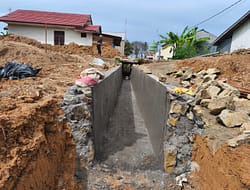Proyek Boxculvert Turap di Perumnas Lima Puluh Abal-abal Diduga Bermasalah Tanpa pengawasan.