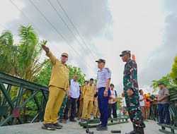 Bupati Batu Bara Tinjau Jembatan Bailey Sei Buah Keras.