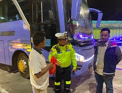 Kasat Lantas Polres Batu Bara Bersama HK Sosialisasikan Ops Microsleep Pengguna Jalan Tol.